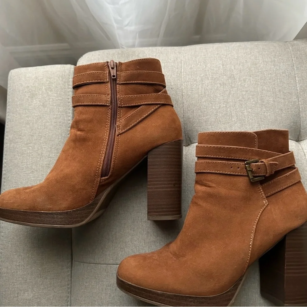 Cognac 🥃brown suede Merona zip booties - Picture 3 of 3